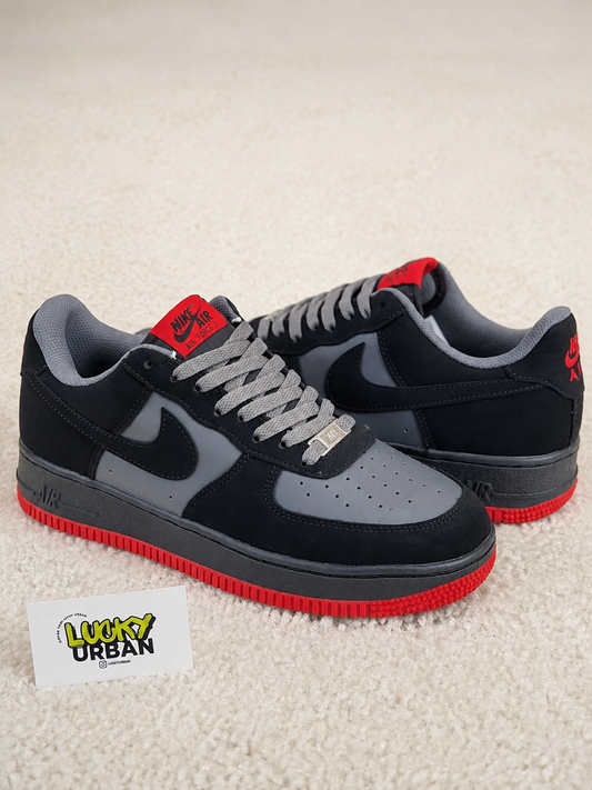 NIKE AIR FORCE 1 LOW CINZA / PRETO / VERMELHO