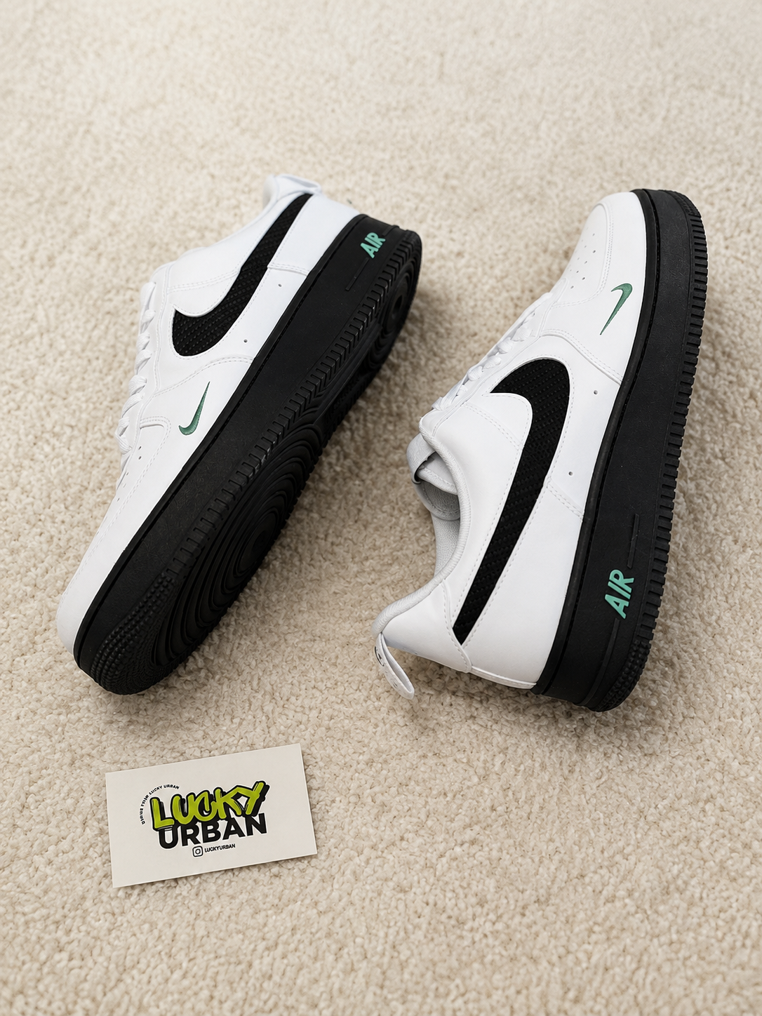 NIKE AIR FORCE 1 LOW BRANCO / PRETO / AZUL