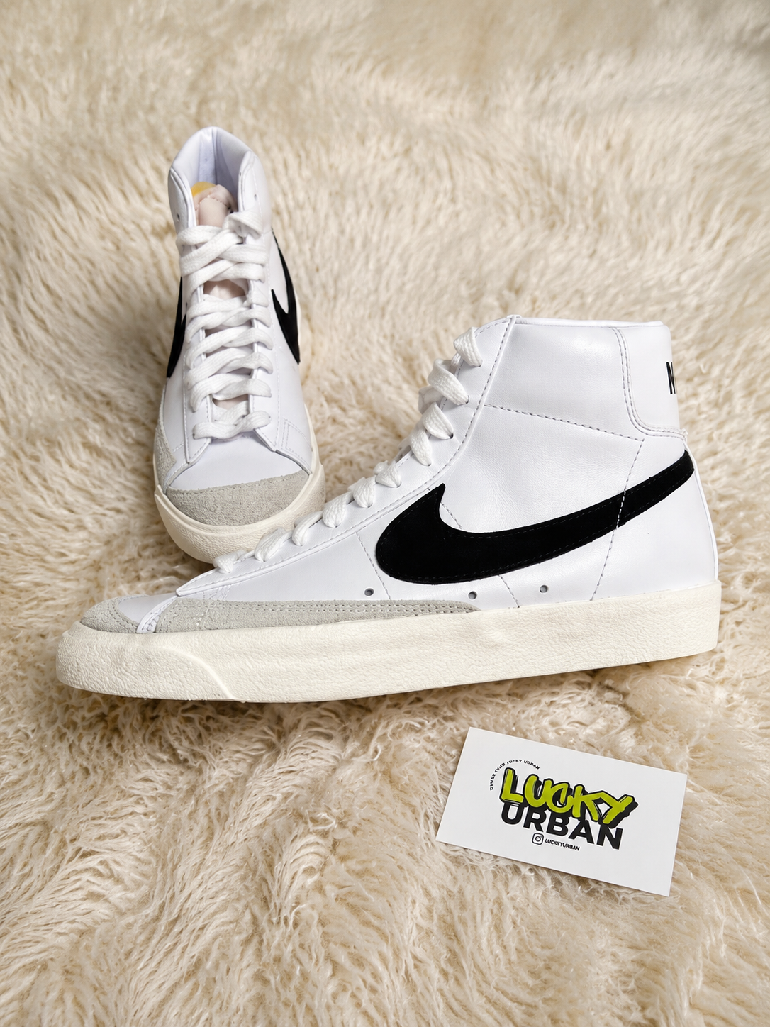 NIKE BLAZER
