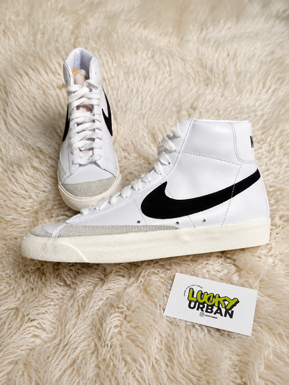 NIKE BLAZER