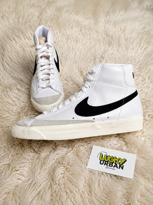 NIKE BLAZER