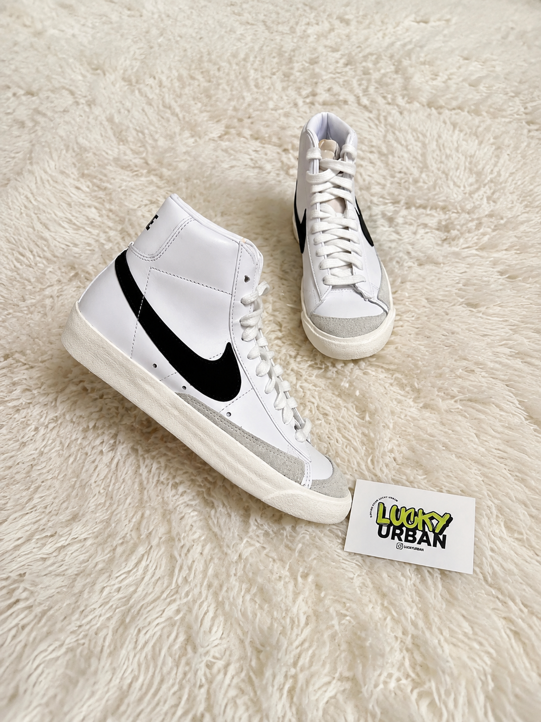 NIKE BLAZER